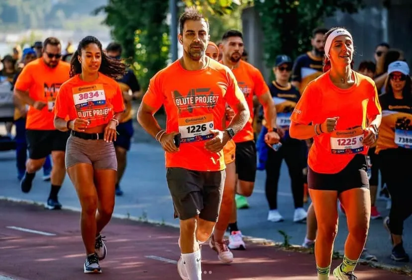 People running